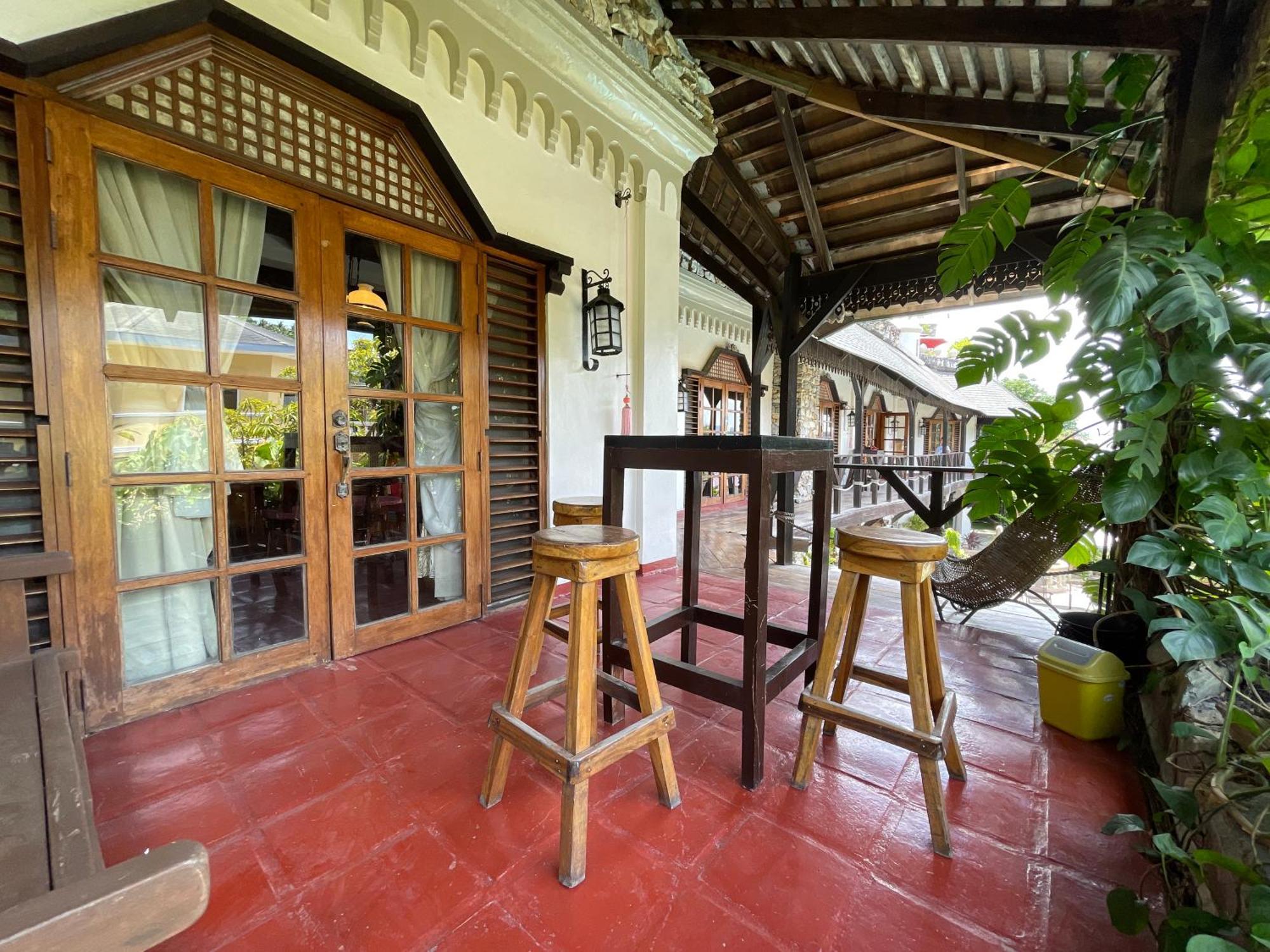 Tropicana Castle Dive Resort Powered By Cocotel Puerto Galera Cameră foto