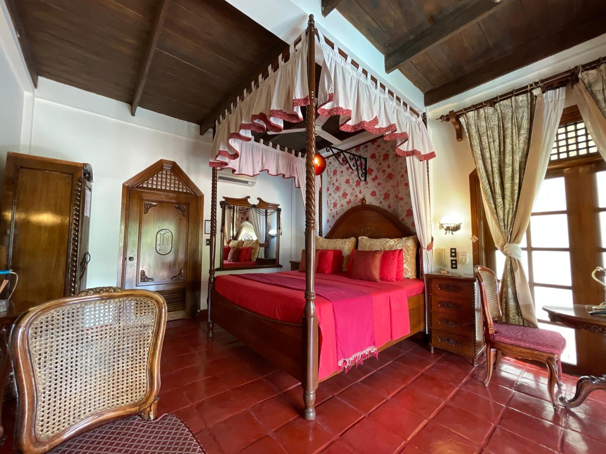 Tropicana Castle Dive Resort Powered By Cocotel Puerto Galera Cameră foto